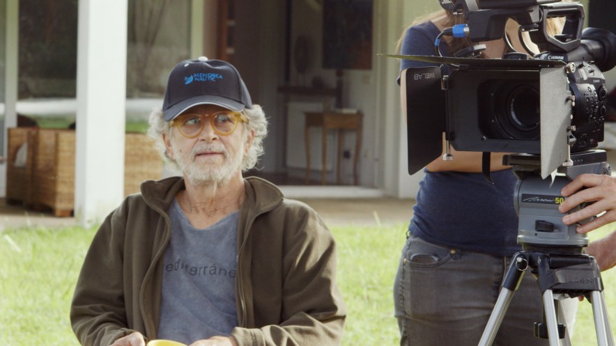 ISLA BONITA Fernando Colmo_director_AA022101[2]_0001