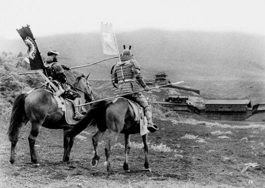 TronoDeSangre_01-p1aeabris81knp2pl79q140i8c2