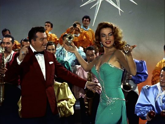 Xavier Cugat con Abbe Lane, su cuarta mujer, en un fotograma de la película ‘Susana y yo’