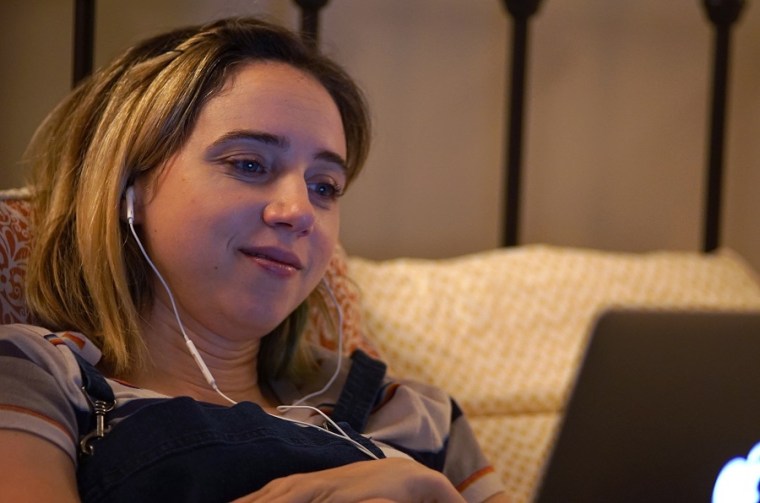 Zoe Kazan as "Emily" in THE BIG SICK. Photo by Nicole Rivelli.