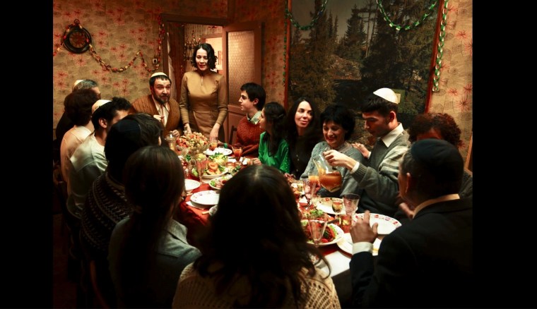 Demasiado cerca (Tesnota) crítica Insertos