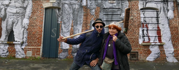 caras y ligares revista insertos crítica